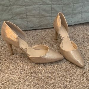 Size 7 gold Adrienne Vittadini heels